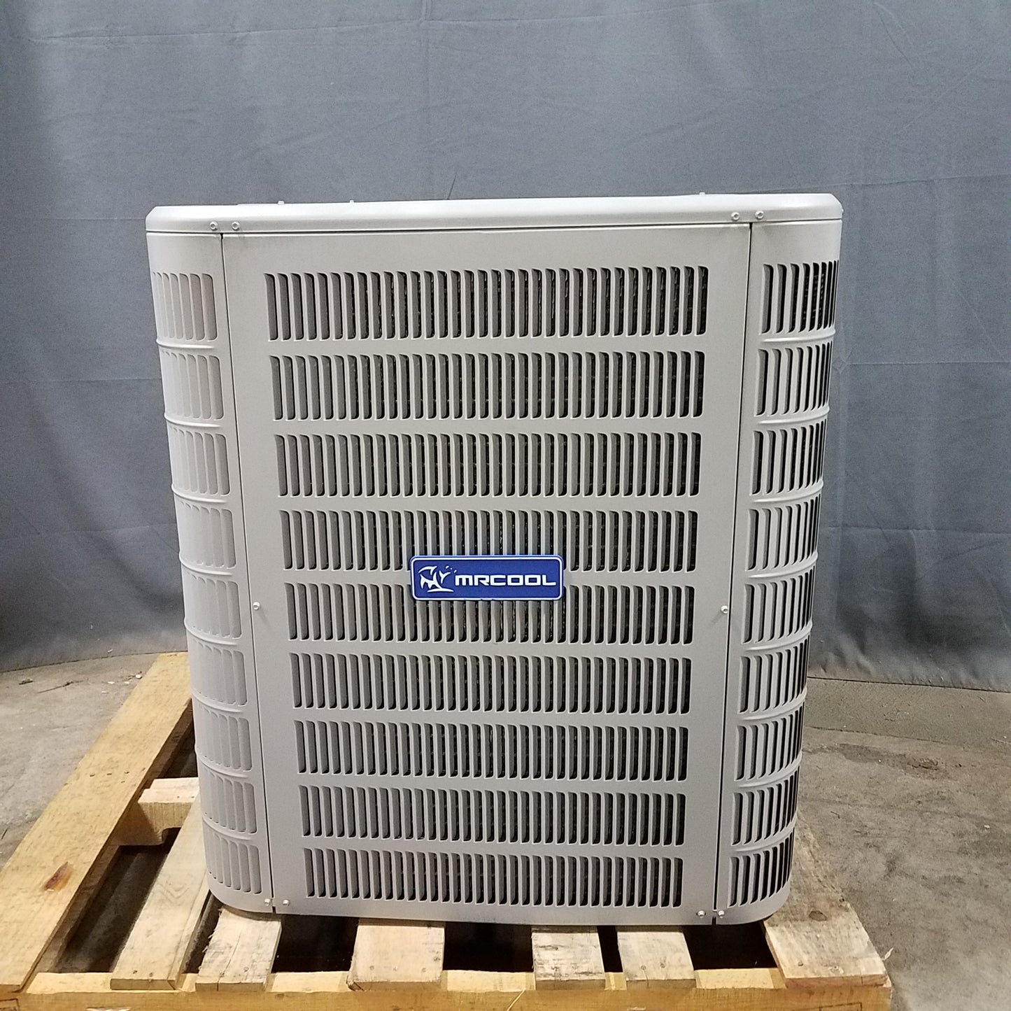 4 Ton, 14 SEER MrCool Signature Heat Pump Central Split System, Multi-position Scratch & Ding