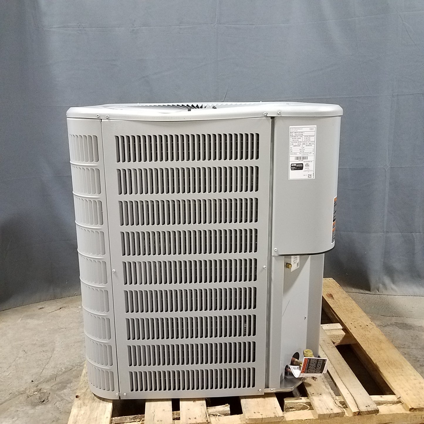 4 Ton, 14 SEER MrCool Signature Heat Pump Central Split System, Multi-position Scratch & Ding