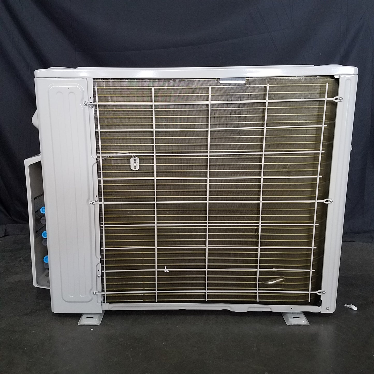 (Scratch/Ding) $2599 MRCOOL DIY 27,000 BTU 3-Zone 22 SEER Ductless Multi-Zone Mini Split A/C and Heat Pump with 9K + 9K + 9K & 16ft, 16ft, 16ft lines - 230v